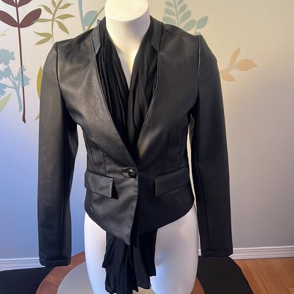 Lady Dutch leather feel jacket with attached scarf - Picture 2 of 10